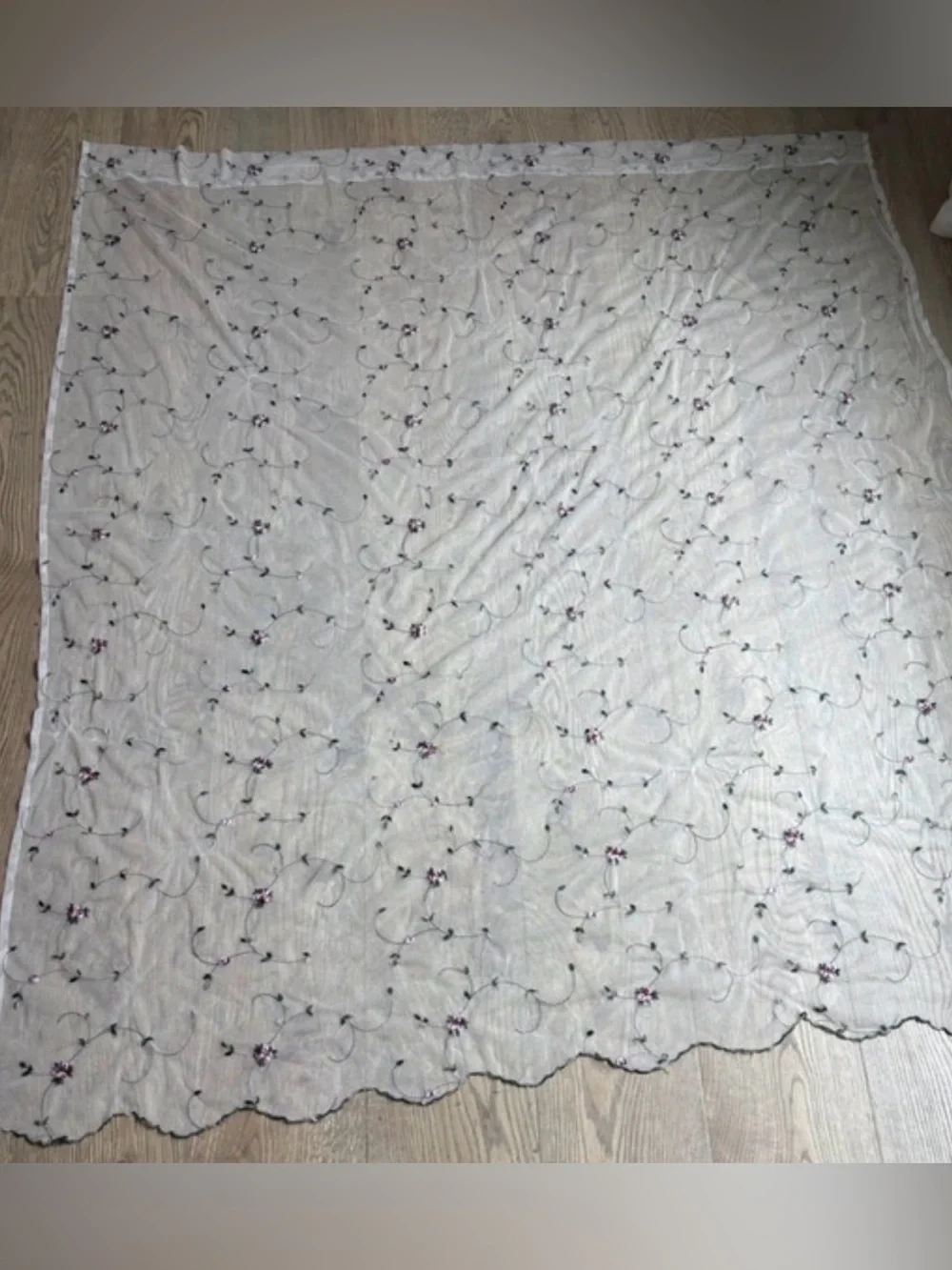3 Vintage Embroidered Rosebuds Scalloped Curtain Panels 54 × 62